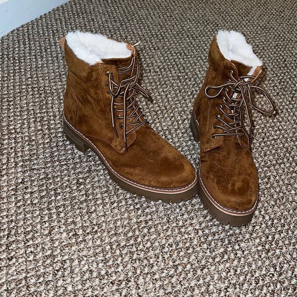 Shoes - Brown boots